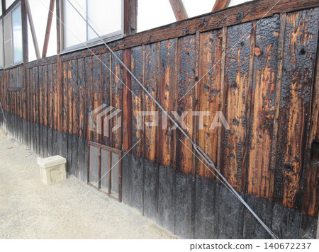 Charcoal-covered walls remaining in ancient temples 140672237