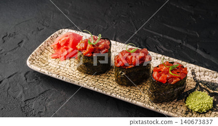 Gunkan sushi with chopped tuna tartare and nori Gunkan sushi with chopped tuna tartare and nori 140673837