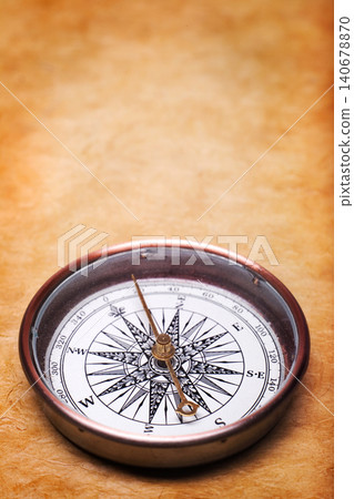 Compass on old paper Compass on old paper 140678870