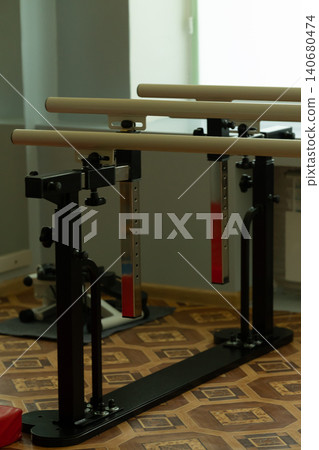 Professional Parallel Bars Physical Therapy Equipment for Rehabilitation and Strength Training in a Clinical Setting Professional Parallel Bars Physical Therapy Equipment for Rehabilitation and Strength Training in a Clinical Setting 140680474