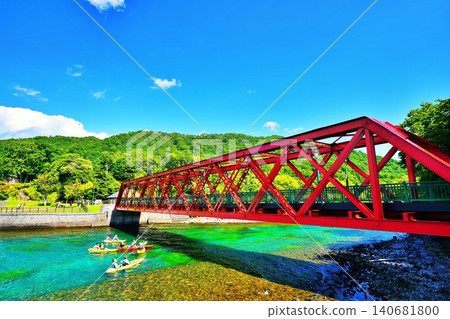 支笏湖,山地鐵路橋景色 支笏湖,山地鐵路橋景色 140681800