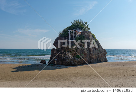 弁天島和伊奈佐海灘的小神社 弁天島和伊奈佐海灘的小神社 140681923