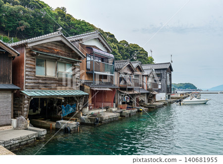 從海邊看到的伊內島船屋 從海邊看到的伊內島船屋 140681955