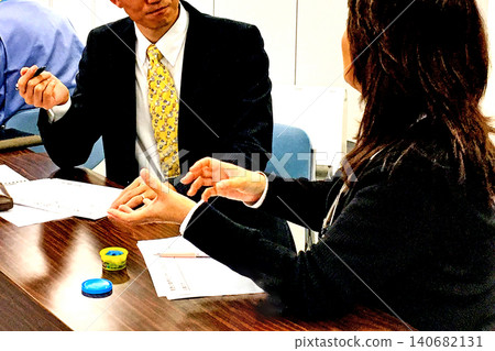 business people meeting in office 140682131