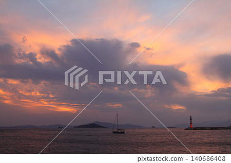Seaside town of Turgutreis and spectacular sunsets 140686408