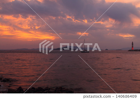 Seaside town of Turgutreis and spectacular sunsets 140686409