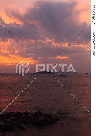 Seaside town of Turgutreis and spectacular sunsets 140686410