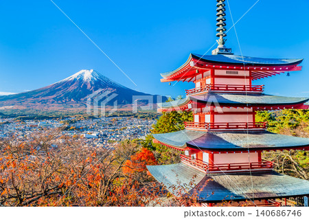 Yamanashi Prefecture, Arakurayama Sengen Shrine: The five-story pagoda and Mount Fuji amidst the autumn foliage. Yamanashi Prefecture, Arakurayama Sengen Shrine: The five-story pagoda and Mount Fuji amidst the autumn foliage. 140686746