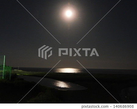 Moon Road: The full moon in May, the Flower Moon Moon Road: The full moon in May, the Flower Moon 140686908