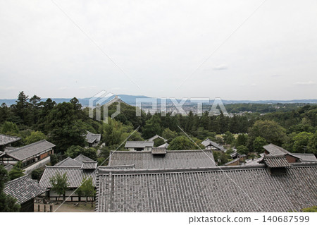 從東大寺二月堂眺望奈良市區。 從東大寺二月堂眺望奈良市區。 140687599