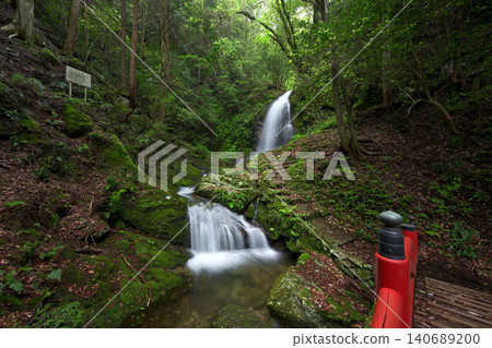 Nijigataki (Nanagusa Falls), Fukusaki Town, Hyogo Prefecture Nijigataki (Nanagusa Falls), Fukusaki Town, Hyogo Prefecture 140689200