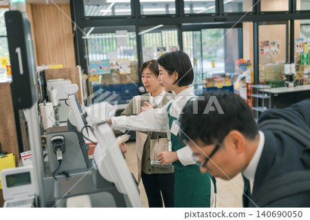 super market, supermarket, salesperson 140690050