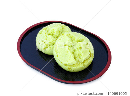 Edamame-filled Zunda steamed bun [White background, cutout] 140691005