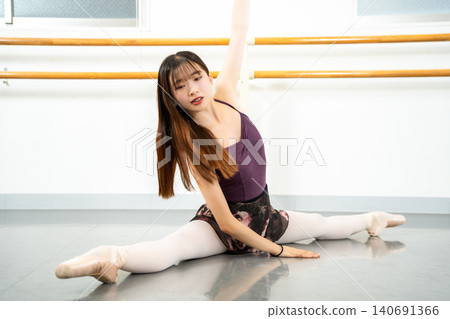 Japanese ballerina Japanese ballerina 140691366