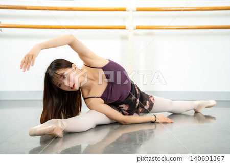 Japanese ballerina Japanese ballerina 140691367