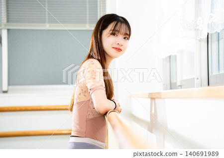 Japanese ballerina taking a break Japanese ballerina taking a break 140691989