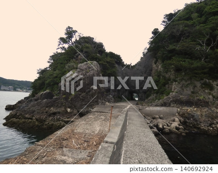 Izu Shimoda: Cave Rock and Coastal Scenery Izu Shimoda: Cave Rock and Coastal Scenery 140692924