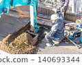 Seismic reinforcement work on combined sewer pipes (rehabilitation method): Public sewer construction work for public manhole sewer pipes, excavation, hydraulic excavator, buried object confirmation, guidance. 140693344