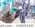 Seismic reinforcement work on combined sewer pipes (rehabilitation method): Public sewer construction work for public manhole sewer pipes, excavation, hydraulic excavator, buried object confirmation, guidance. 140693345