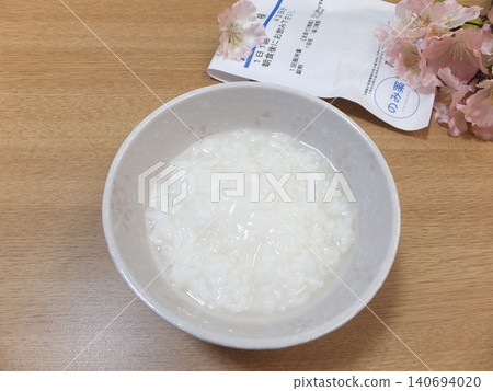 大腸鏡檢查前一天可以吃的食物:米粥 大腸鏡檢查前一天可以吃的食物:米粥 140694020