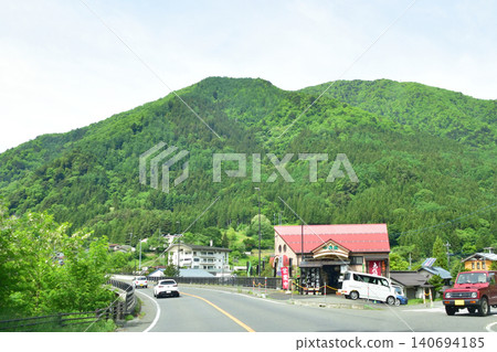 Scenery along National Route 158 in Matsumoto City, Nagano Prefecture Scenery along National Route 158 in Matsumoto City, Nagano Prefecture 140694185