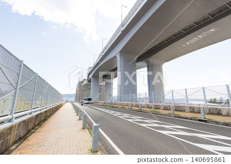 在明石海峽大橋(神戶市道舞妓站高廣線)下方 在明石海峽大橋(神戶市道舞妓站高廣線)下方 140695861