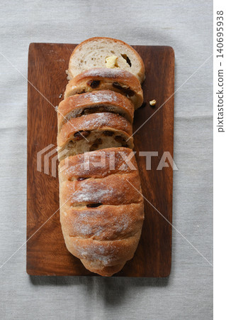 Cut baguette Cut baguette 140695938
