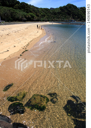 Otomo Karanko Beach, a popular tourist spot in Karatsu City, Saga Prefecture, is a beach known for its white sand and clear waters. 140696543