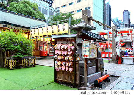 [Osaka] Tsuyuten Shrine in summer: The shrine building after the rain 140699192