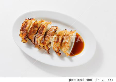 看起來美味的烤餃子 140700535