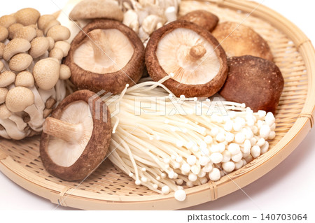 Assorted mushrooms 140703064