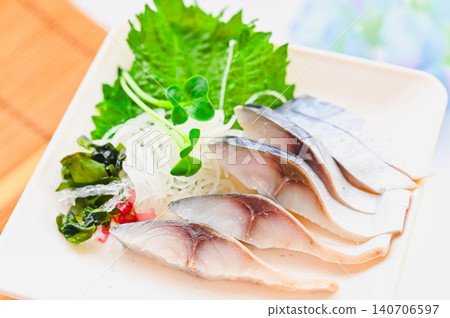 醃製鯖魚的擺盤 醃製鯖魚的擺盤 140706597
