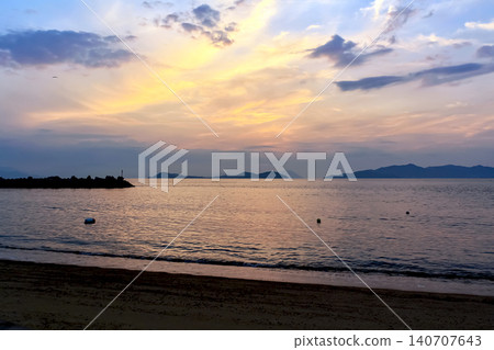 [Kagawa] Summer on Megijima Island: Sunrise over Megijima Beach 140707643
