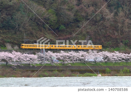 白眉線(岡山⇔新見)春季115系列車 白眉線(岡山⇔新見)春季115系列車 140708586