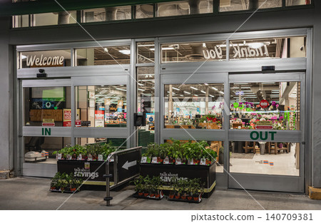 Automatic entrance doors to Save-on-Foods grocery store at night in Surrey BC Canada. Exterior of Mall shopping street in North America. Nobody, editorial-Jun 26,2022 Automatic entrance doors to Save-on-Foods grocery store at night in Surrey BC Canada. Exterior of Mall shopping street in North America. Nobody, editorial-Jun 26,2022 140709381