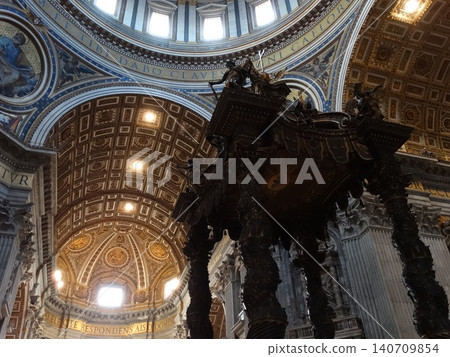 Bernini's baldacchino interior architecture in st. Peter's basilica Bernini's baldacchino interior architecture in st. Peter's basilica 140709854