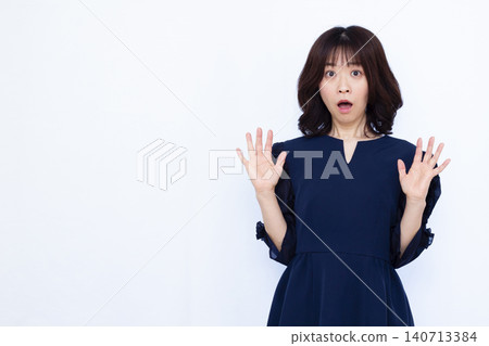 驚訝又驚訝的女人 140713384