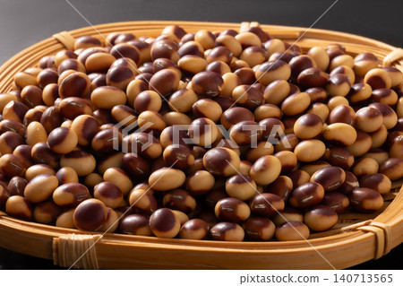 [Yamagata Prefecture-grown soybeans] Benikurakake beans (dried beans) 140713565