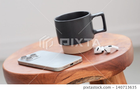 手提杯狀耳機圖片 手提杯狀耳機圖片 140713635