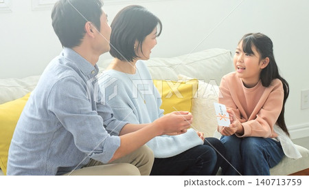 New Year's money relatives family image New Year's money relatives family image 140713759