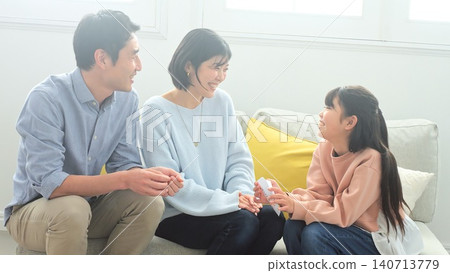 新年壓歲錢親戚家庭照片 140713779
