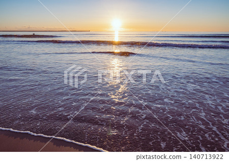 Sunrise in Oarai, Ibaraki (Oarai Sun Beach) Sunrise in Oarai, Ibaraki (Oarai Sun Beach) 140713922