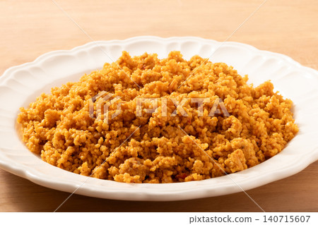 Dur Krus (finely ground bulgur salad): Salad made with cracked wheat. Dur Krus (finely ground bulgur salad): Salad made with cracked wheat. 140715607