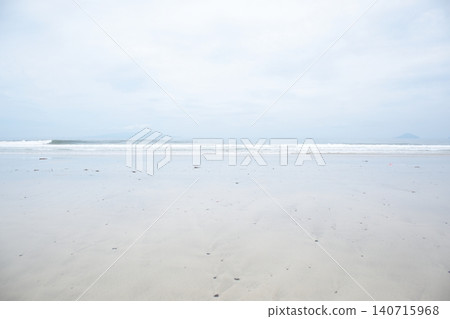 Waves to beat on the sandy beach Waves to beat on the sandy beach 140715968