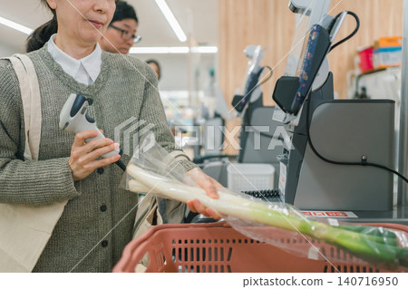senior, supermarket, super market 140716950