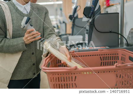 senior, supermarket, super market 140716951