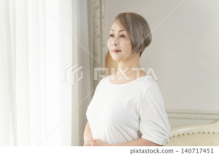 Senior women's portrait Senior women's portrait 140717451