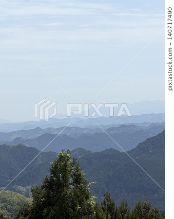 一座多山的山 一座多山的山 140717490