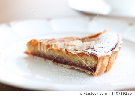 Delicious tart 140719250