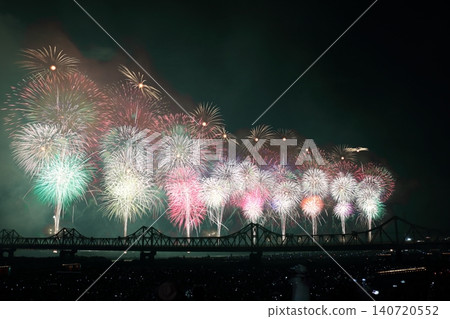 五彩繽紛的煙花 140720552